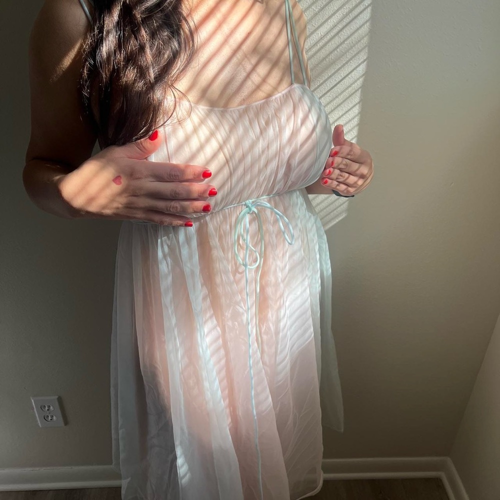 Vintage rainbow sheer negligee - Picture 3 of 8